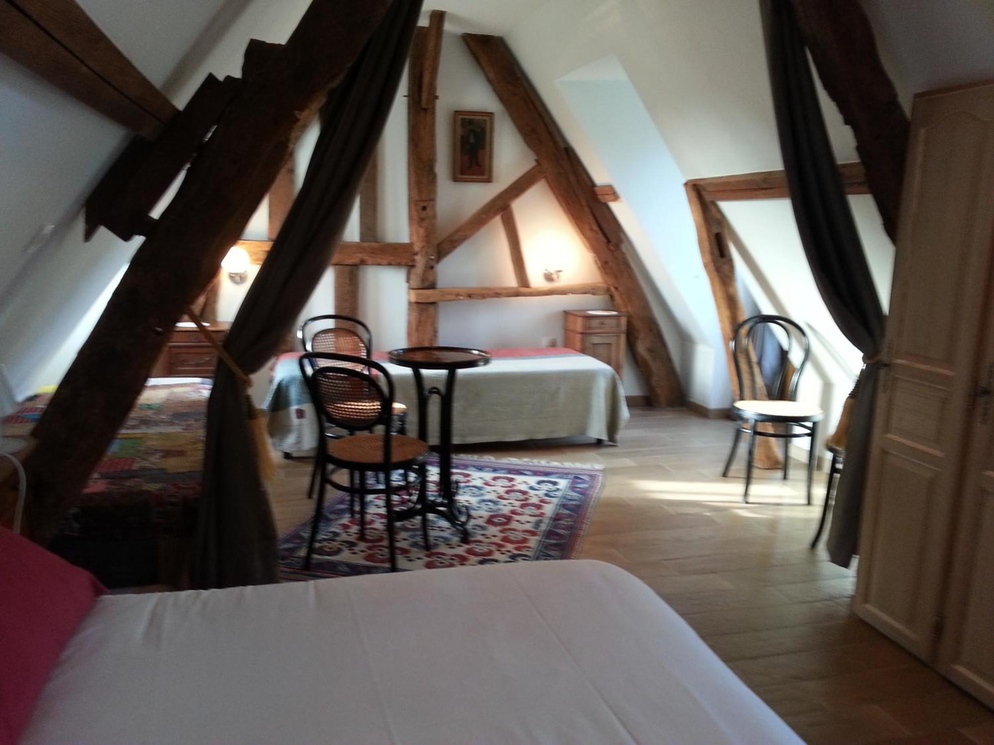 B&B - Le Clos Aux Masques Saint-Pierre-Azif Habitación foto