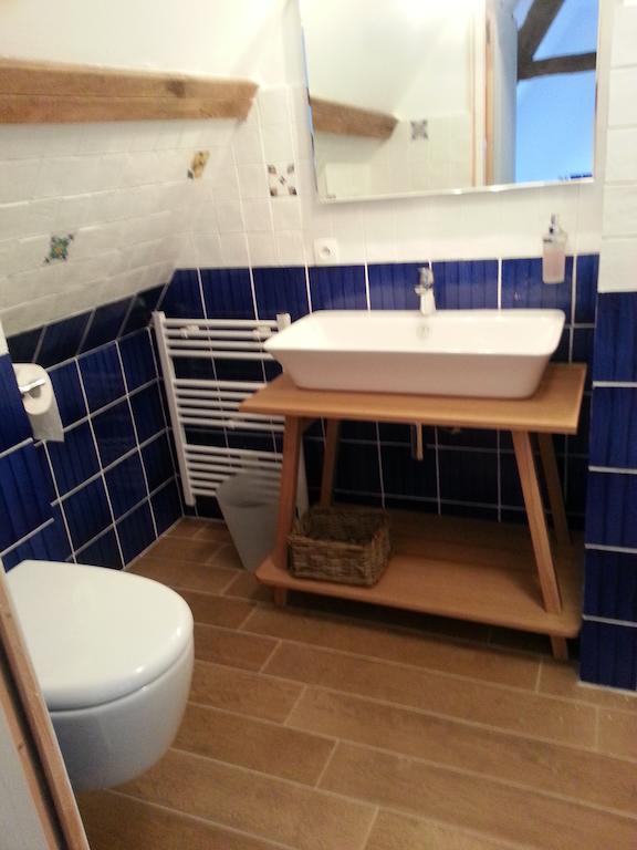 B&B - Le Clos Aux Masques Saint-Pierre-Azif Habitación foto