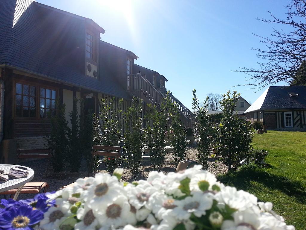 B&B - Le Clos Aux Masques Saint-Pierre-Azif Exterior foto
