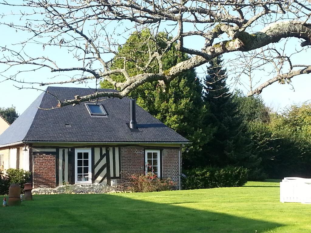 B&B - Le Clos Aux Masques Saint-Pierre-Azif Exterior foto
