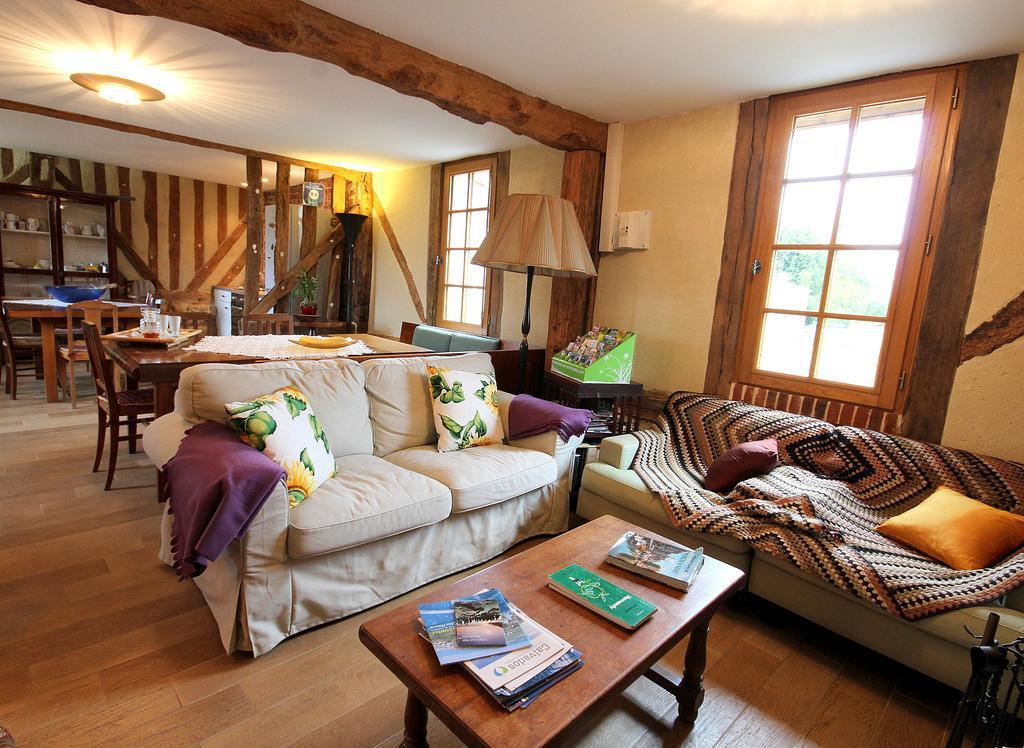 B&B - Le Clos Aux Masques Saint-Pierre-Azif Exterior foto